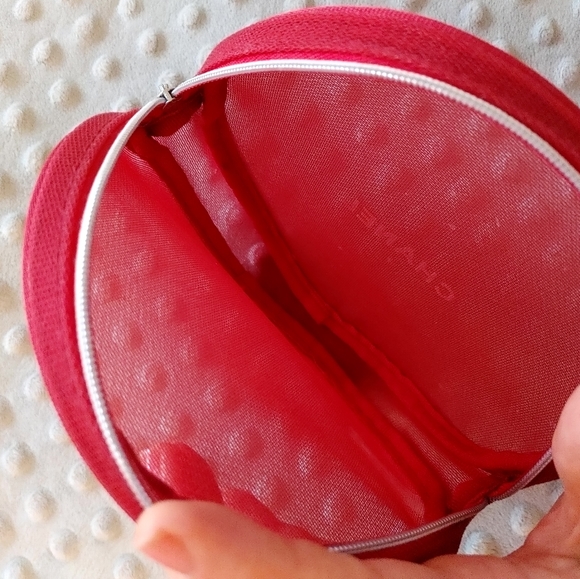💞 Chanel Make Up Bag 💞 - Picture 4 of 5